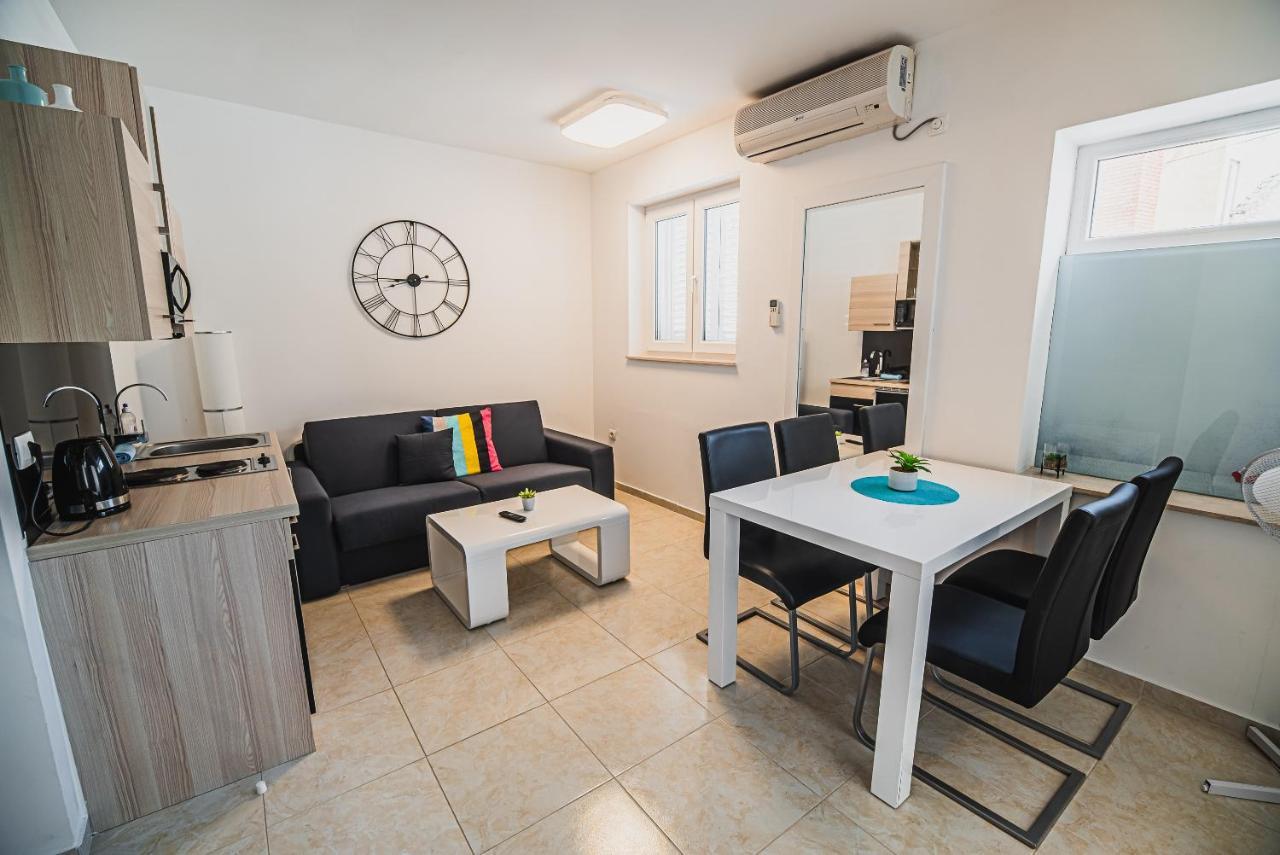 Downtown Park Apartments With Balcony Vodice Ngoại thất bức ảnh