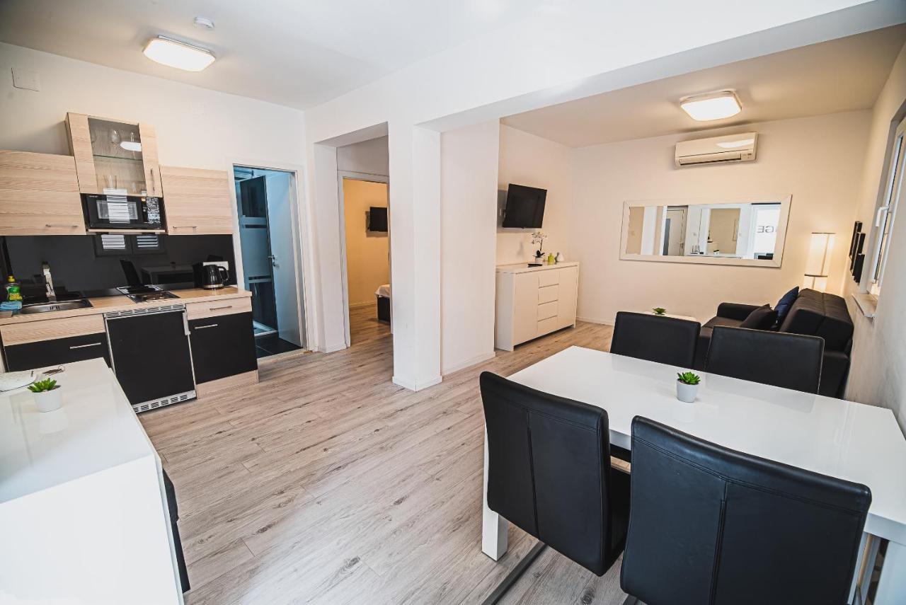 Downtown Park Apartments With Balcony Vodice Ngoại thất bức ảnh
