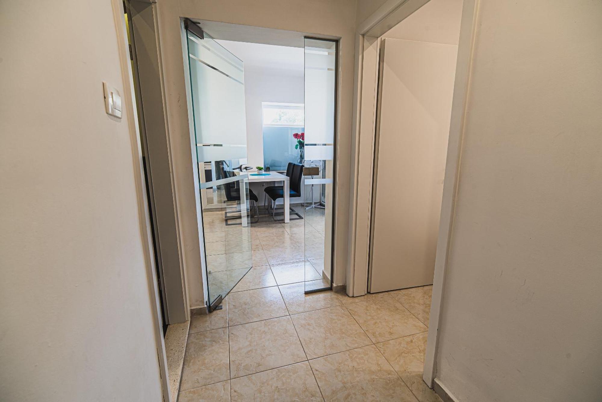 Downtown Park Apartments With Balcony Vodice Phòng bức ảnh