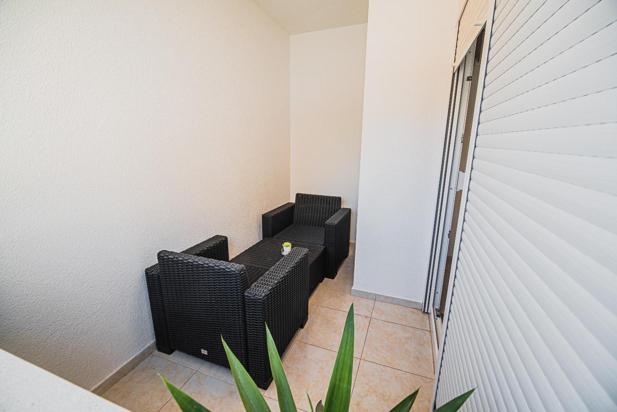 Downtown Park Apartments With Balcony Vodice Phòng bức ảnh