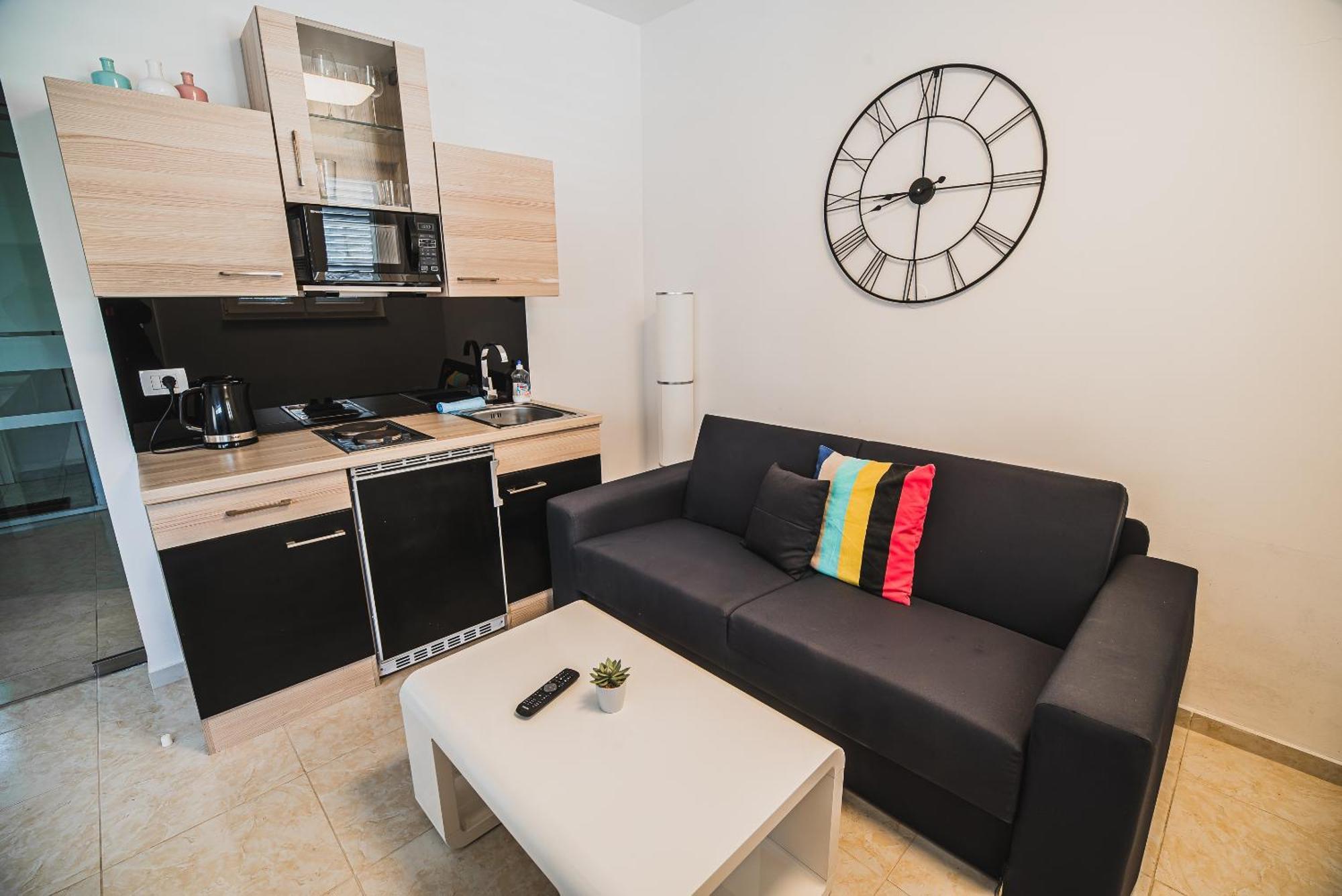 Downtown Park Apartments With Balcony Vodice Phòng bức ảnh