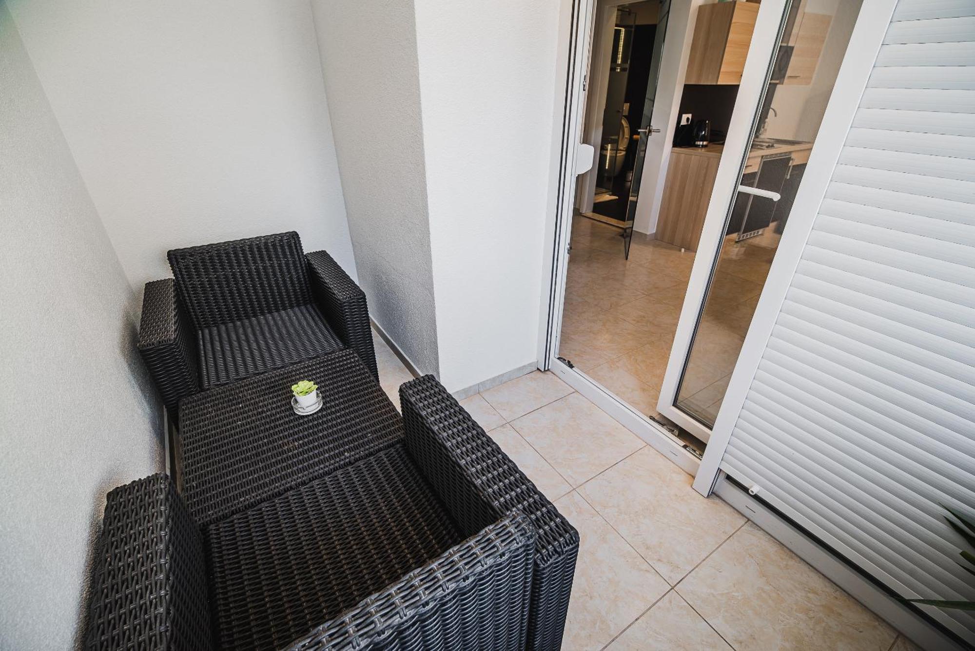 Downtown Park Apartments With Balcony Vodice Phòng bức ảnh