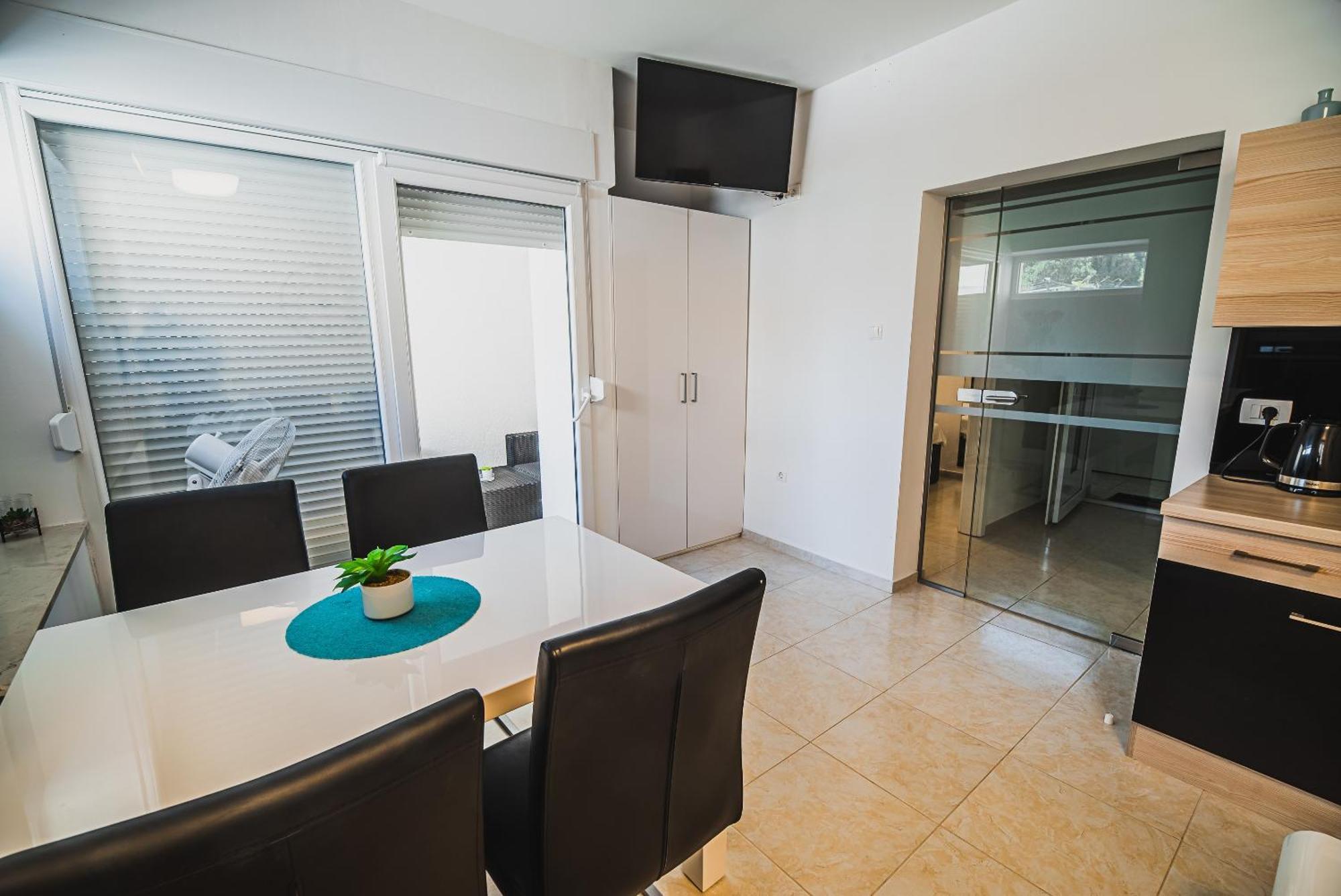 Downtown Park Apartments With Balcony Vodice Phòng bức ảnh