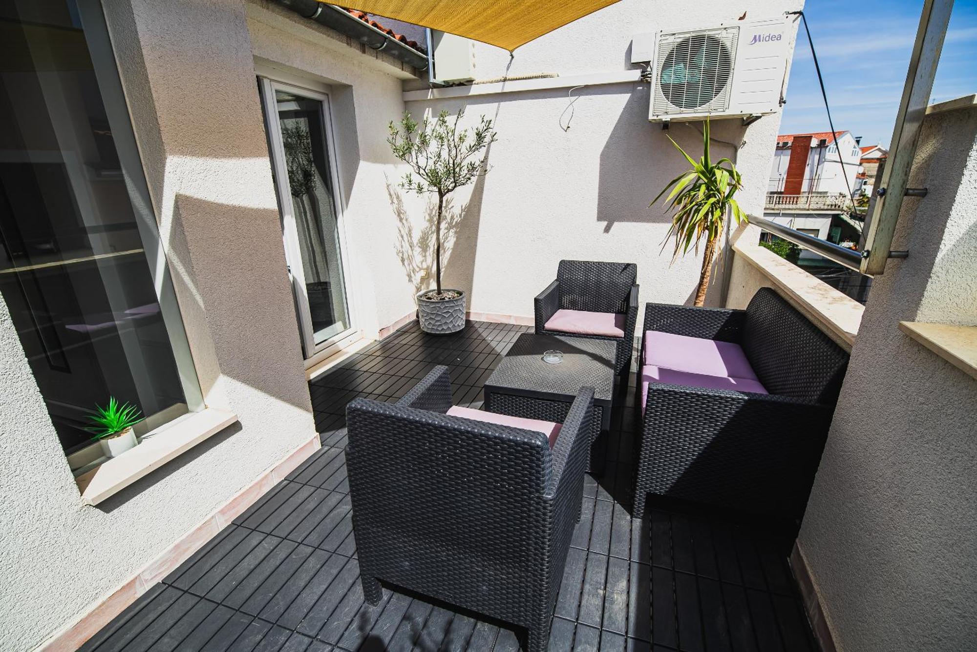 Downtown Park Apartments With Balcony Vodice Phòng bức ảnh